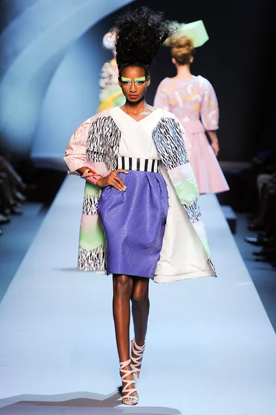 Look 3